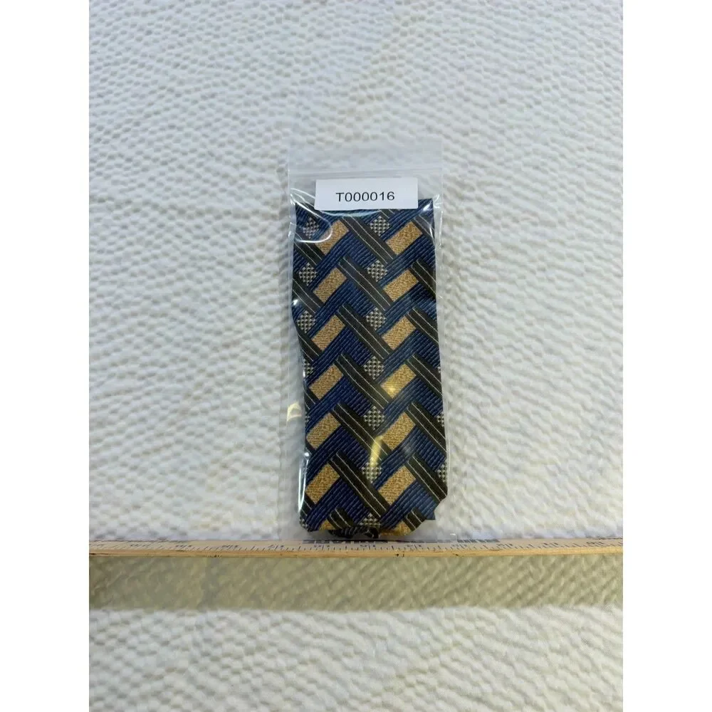 XMI Signature Woven Geometric Tie
